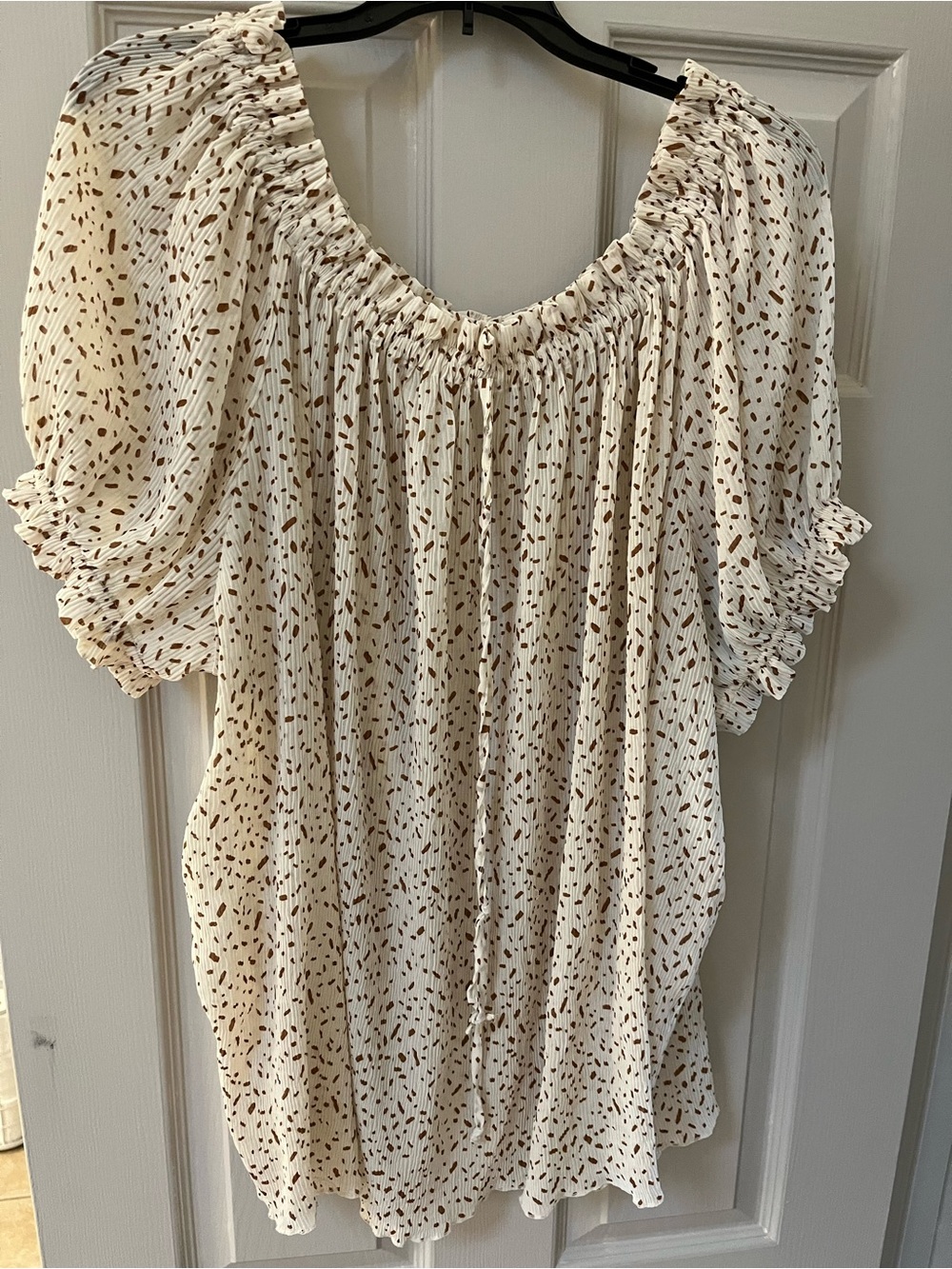 Women’s Cream Puff-Sleeve Peasant Top with Brown Speckled